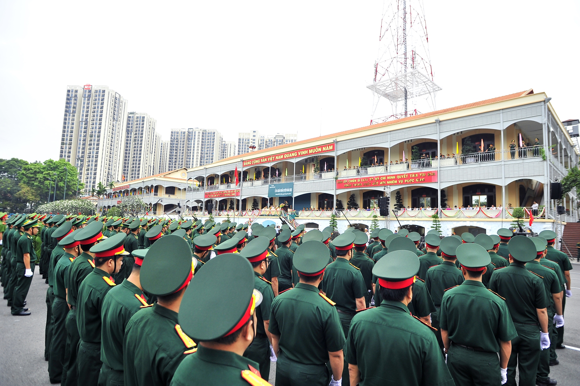 Bộ Tư lệnh TPHCM ra quân huấn luyện năm 2023