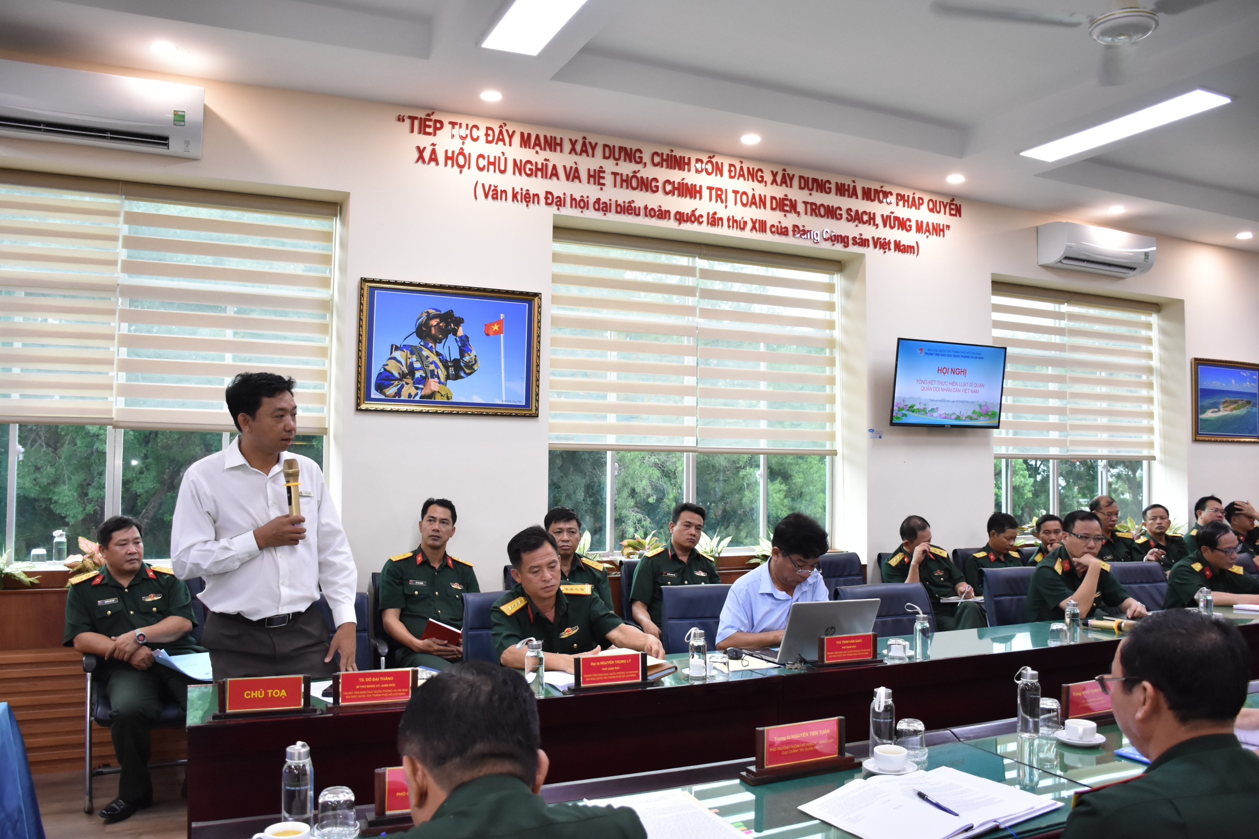 Trung tâm GDQPAN, ĐHQG-HCM: Đảm bảo thực hiện tốt Luật Sĩ quan Quân đội Nhân dân Việt Nam