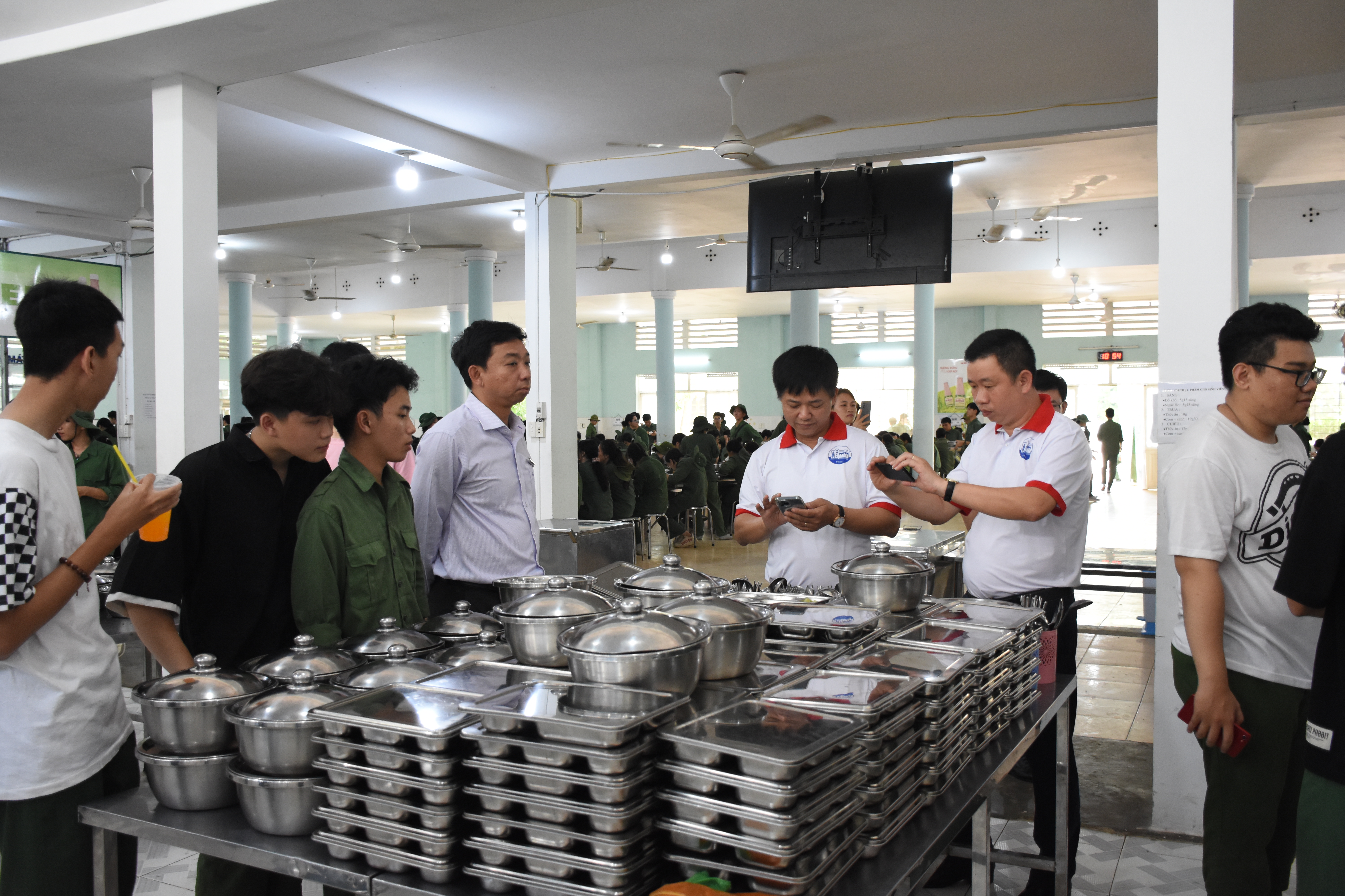 Đoàn công tác Trung tâm Giáo dục Quốc phòng và An ninh Trường Đại học Thuỷ Lợi đến tham quan, học tập thực tế tại Trung tâm Giáo dục Quốc phòng và An ninh Đại học Quốc gia Thành phố Hồ Chí Minh