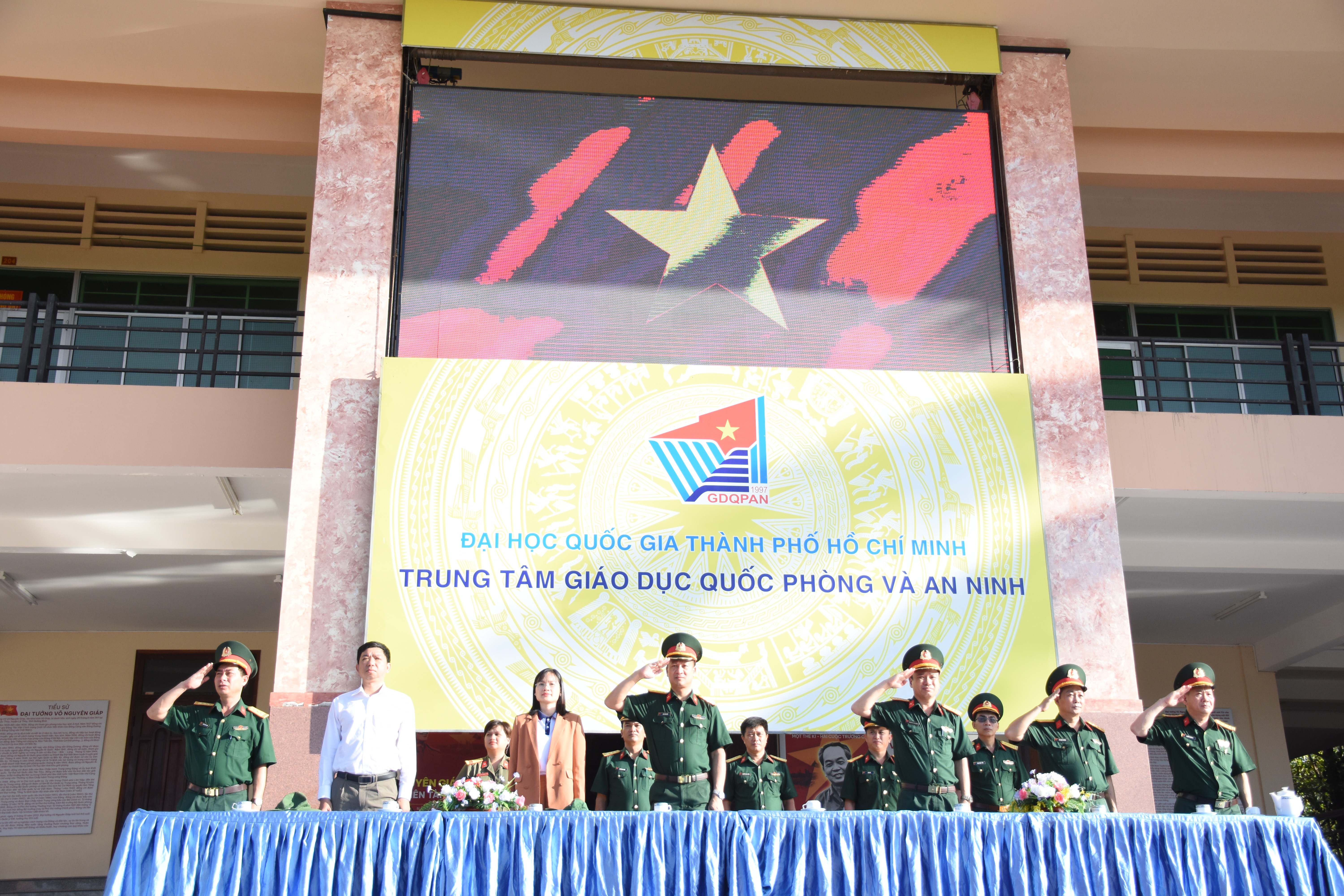 Khai giảng khoá học Giáo dục Quốc phòng và An ninh cho sinh viên Trường Đại học Ngân Hàng Thành phố Hồ Chí Minh